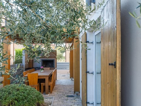 Villa Chiara mit 6 Schlafzimmern in Meeresnähe
