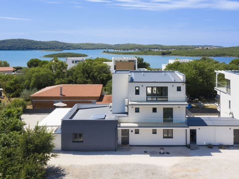 Villa Luna mit Pool, Sauna, Whirlpool, Tennispla