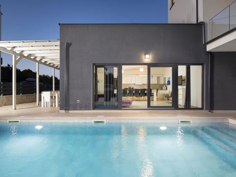 Villa Sole am Meer mit Pool, Sauna, Whirlpool