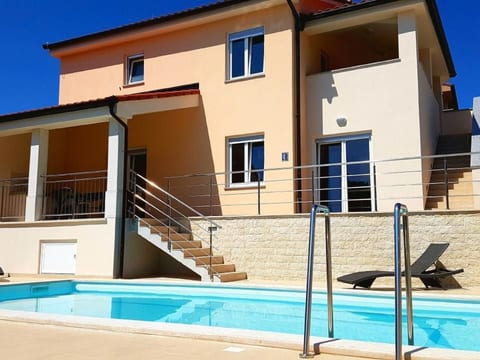 Villa "Marisol" mit Garten, Grill und Terrasse