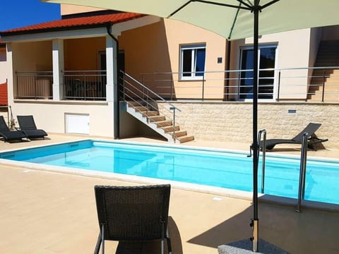 Villa "Marisol" mit Garten, Grill und Terrasse