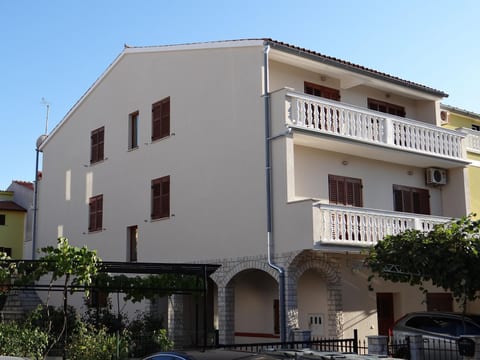 Appartement mit Balkon