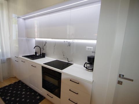 Moderne 2-Schlafzimmer-Wohnung in Pula