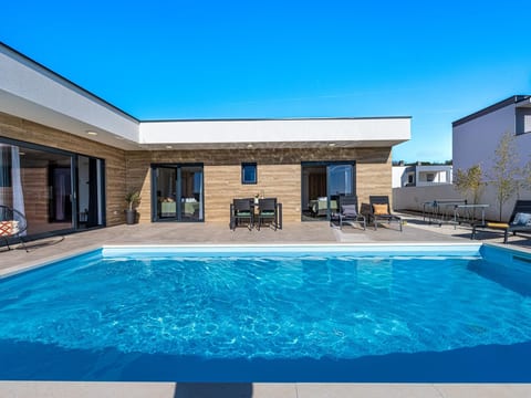 Villa Aura