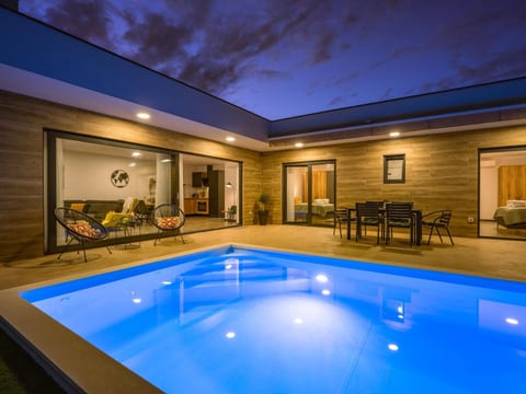 Villa Aura