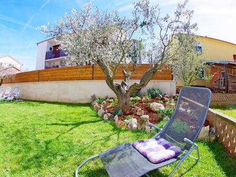 "Denis" mit Terrasse