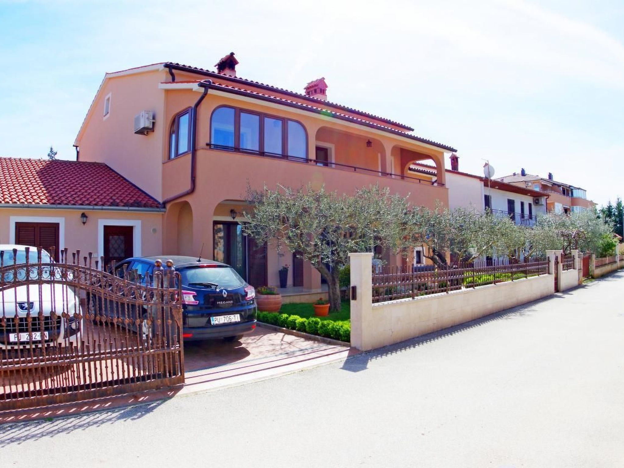 in Pula mit Grill, Garten und Terrasse