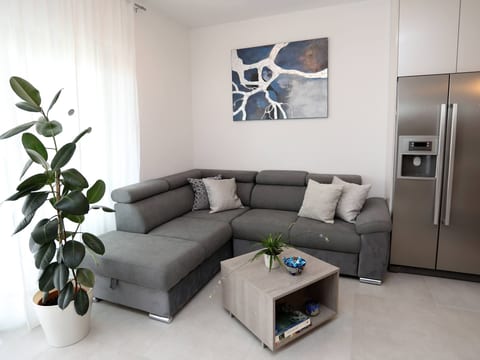 Luxus-Appartement mit Jacuzzi, Parkplatz und Garten