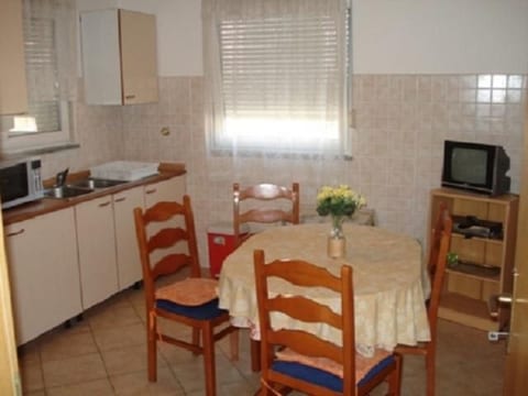 mit Balkon, für fünf Personen