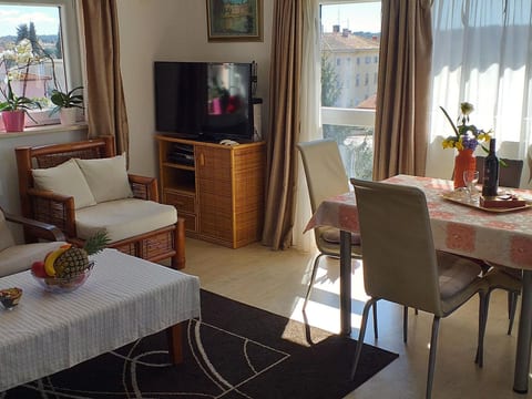 "Neue Wohnung" mit Privatparkplatz