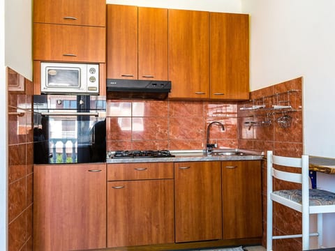 für 4 Personen ca. 35 m² in Pula, Istrien (Pula und Umgebung)