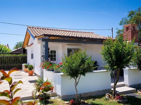 Schönes Ferienhaus in Sikici