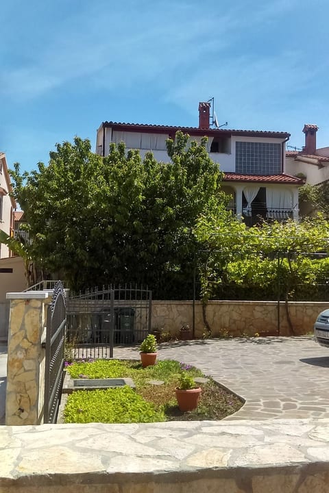 Studio mit Balkon
