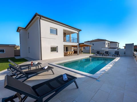 Ferienvilla "Villa Dvor" mit privatem Pool