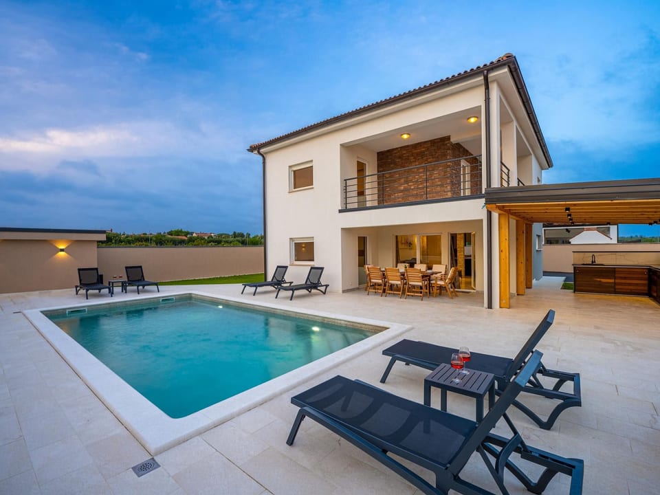 Ferienvilla Villa Dvor mit privatem Pool - Vodnjan