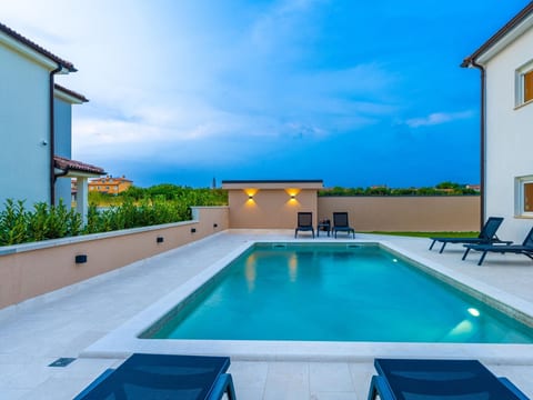 Ferienvilla "Villa Dvor" mit privatem Pool