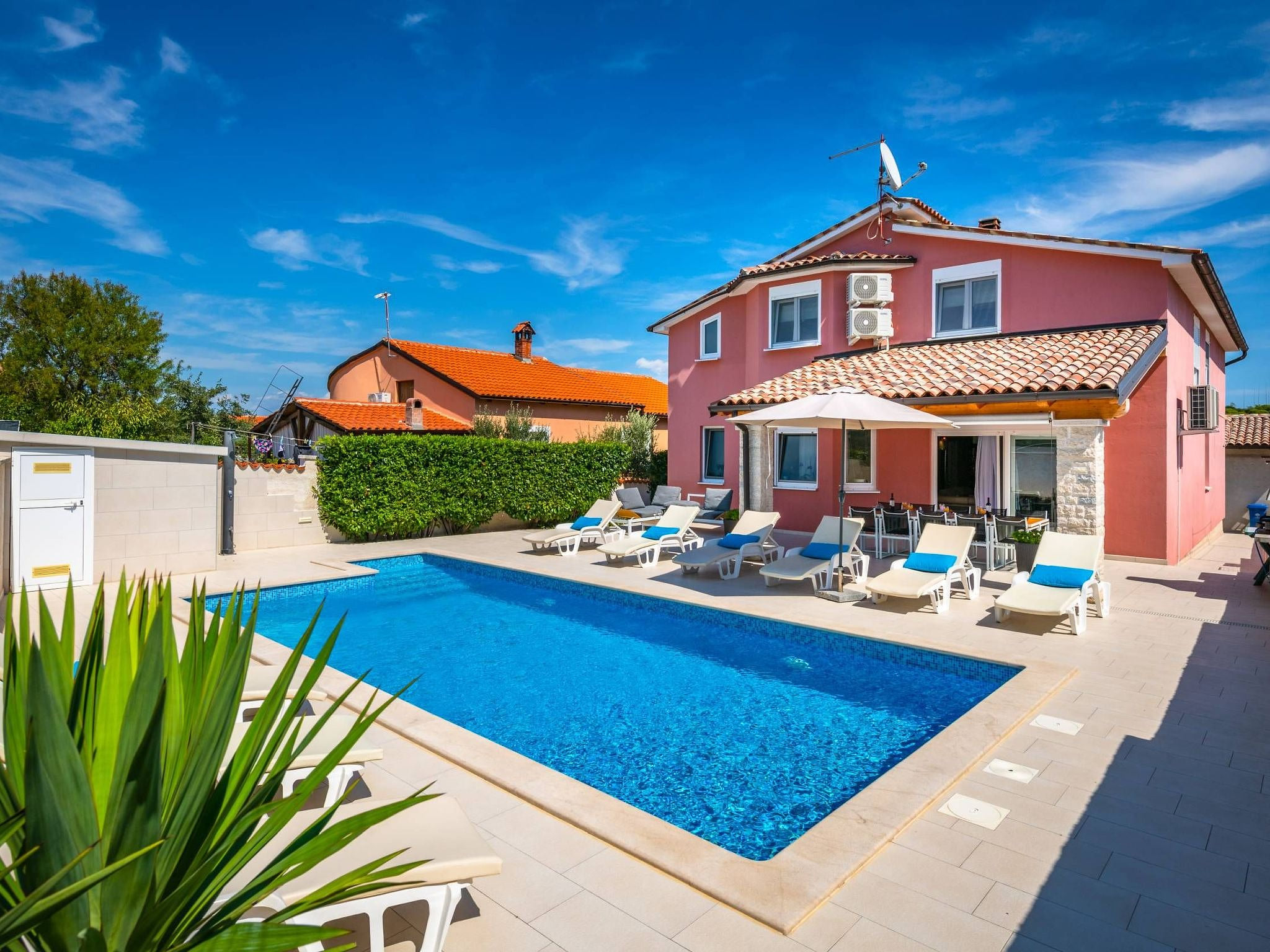 Family villa Nicole