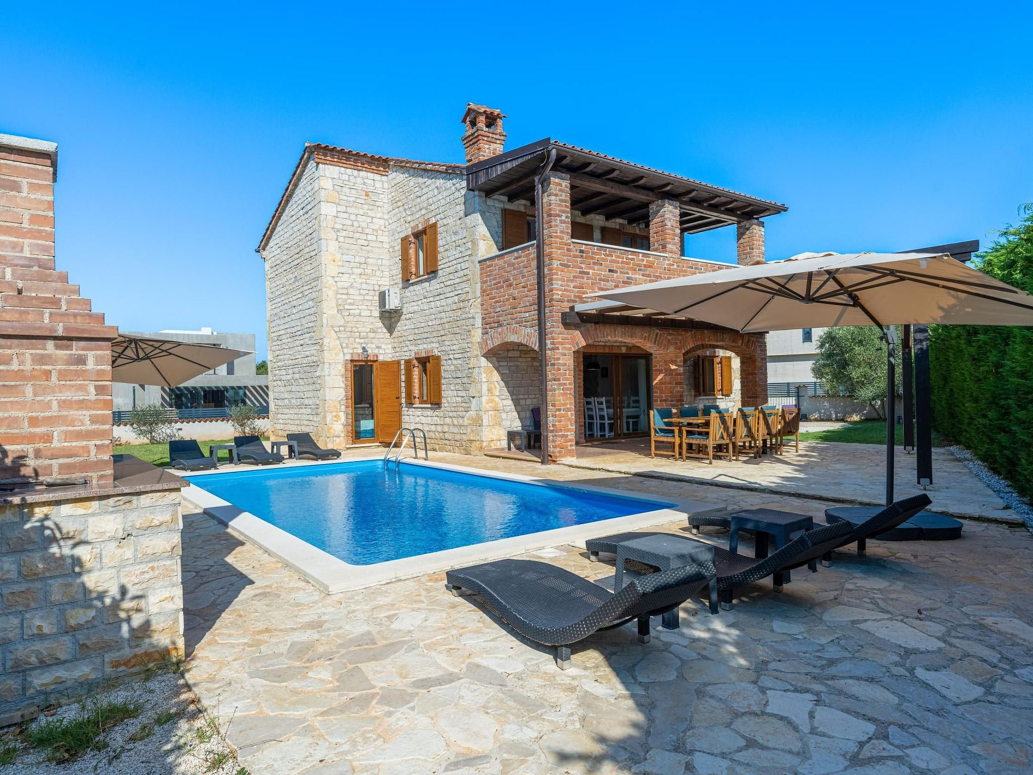 Villa Mani