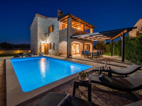 Villa Mani
