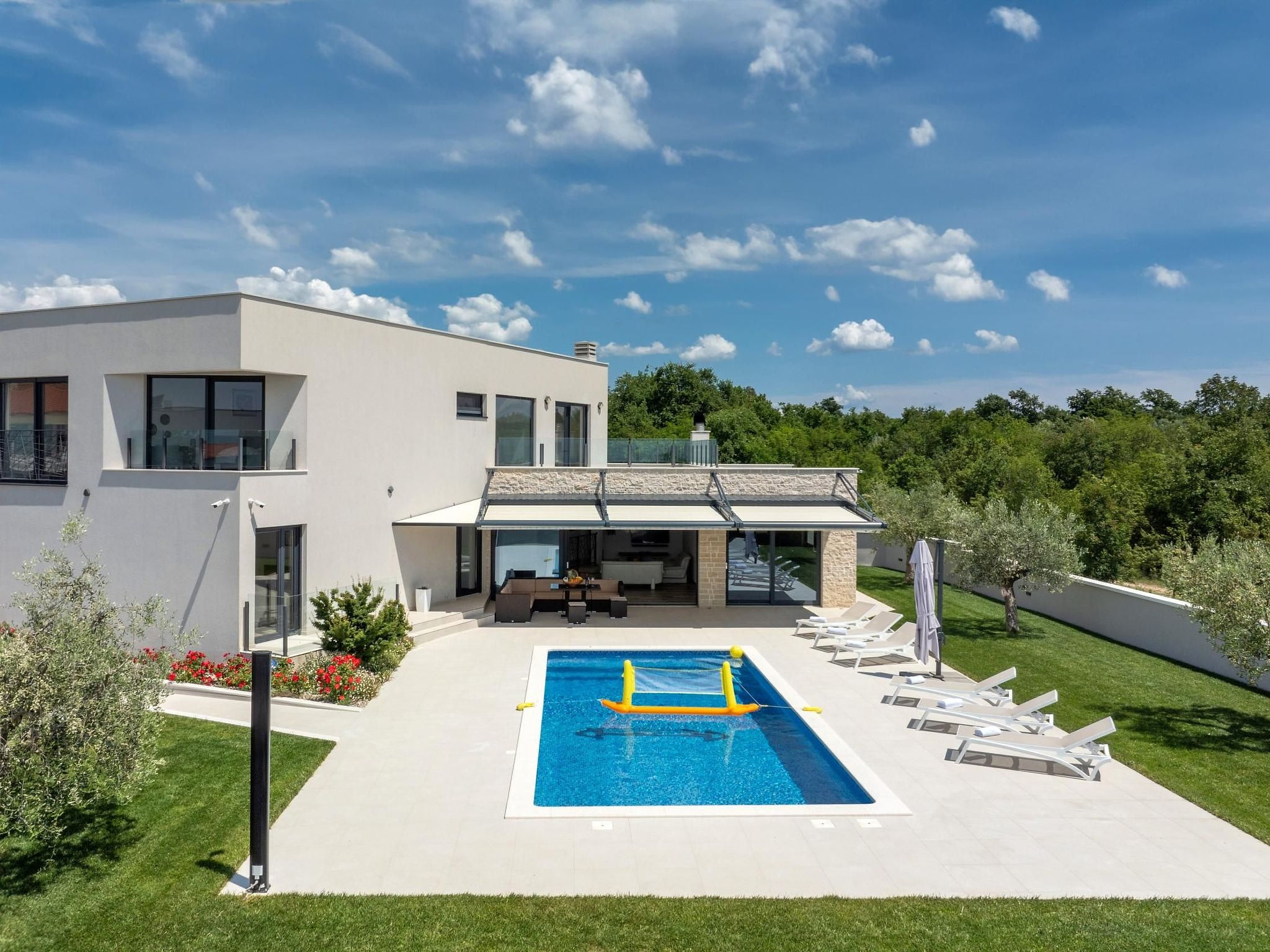 Villa EmMa mit 5 Schlafzimmern und beheiztem Pool