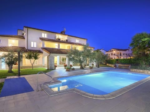 Paradiso 1 mit Pool