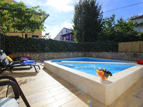 in Poreč mit Gepflegtem Garten