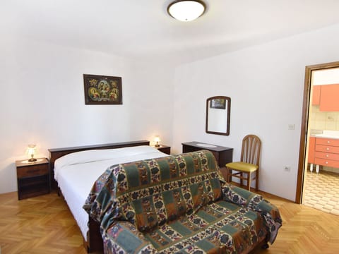 Wohnung in der Nähe des Strandes Basanija