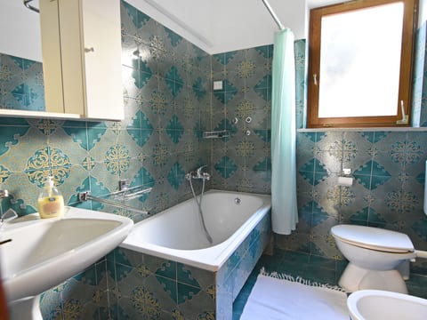 Wohnung in der Nähe des Strandes Basanija