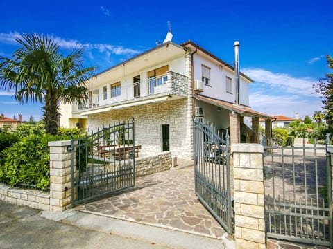 Apartment Nika 3 Umag mit Pool und Whirlpool 400