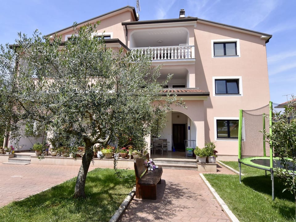 mit Terrasse - Umag