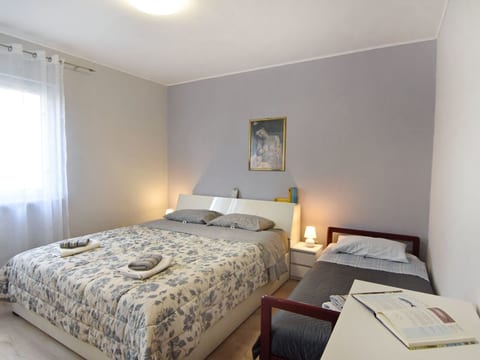 Große Wohnung in Umag mit Terrasse und Grill