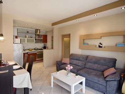 Große Wohnung in Umag mit Terrasse und Grill