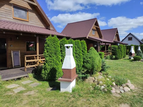 Modernes Ferienhaus in Biebrowo mit Grill, Garten und Terrasse