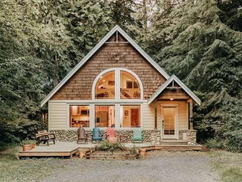 Haustierfreundliches Ferienhaus in Glacier mit T