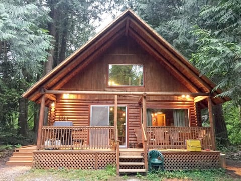 Echte Blockhütte mit Wi-Fi und haustierfreundlic