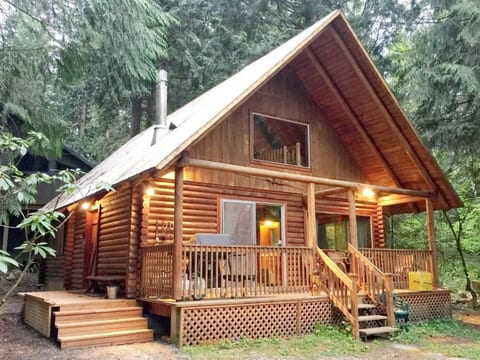 Echte Blockhütte mit Wi-Fi und haustierfreundlic