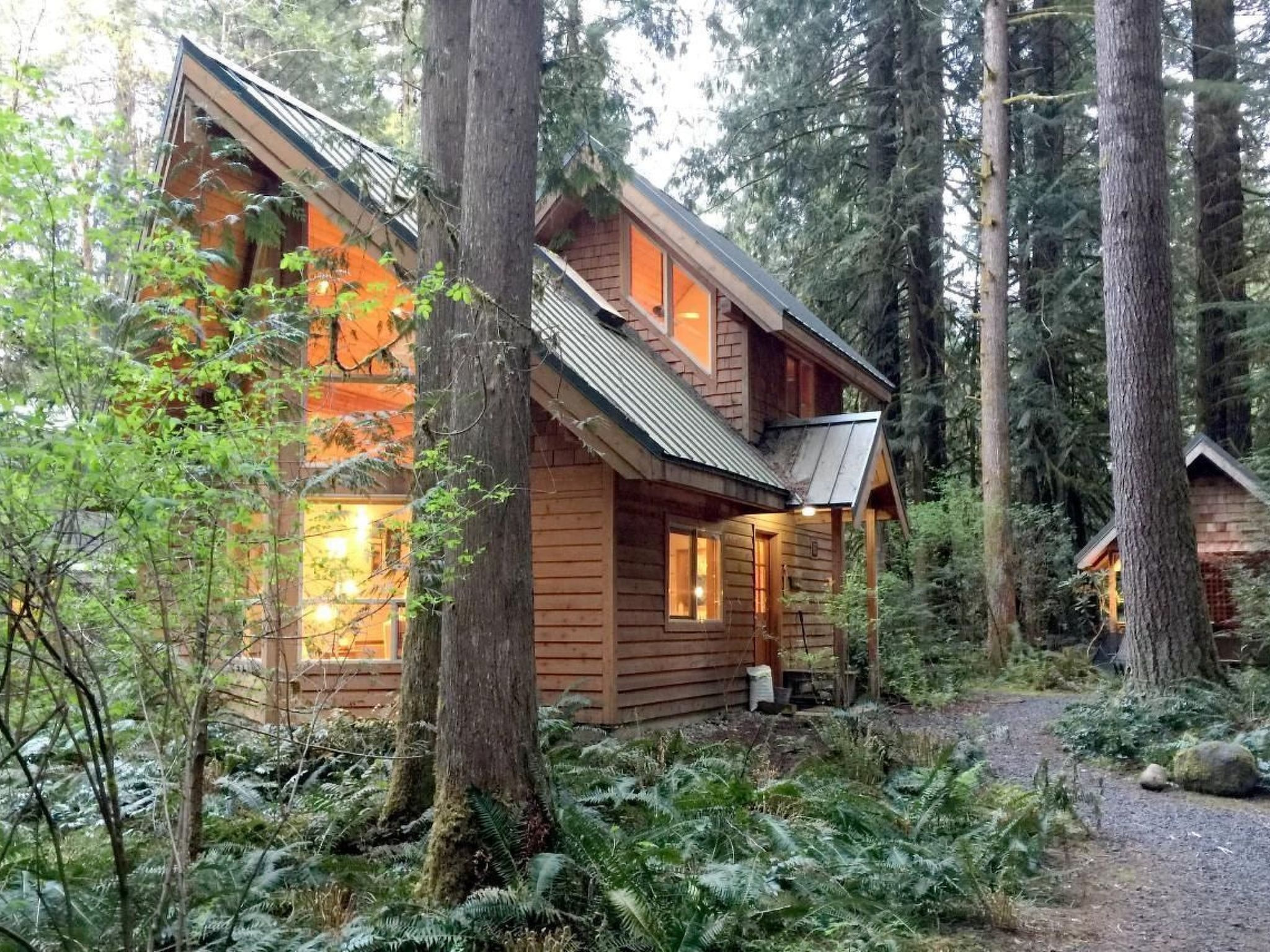 Gemütliche Zedernhütte mit Whirlpool