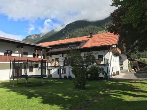Pony-Ziegen-Hasen-Ranch in Bichlbach