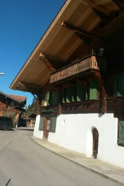 Mannried 2 1/2-Zimmerwohnung "Rustikal"