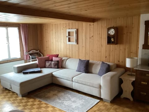 Mannried 2 1/2-Zimmerwohnung "Rustikal"