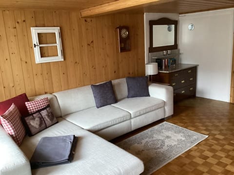 Mannried 2 1/2-Zimmerwohnung "Rustikal"