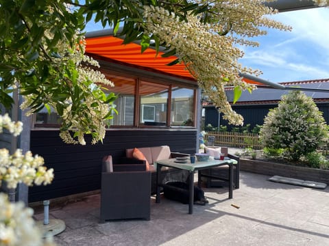 Chalet Ufergrundstück mit eigenem Angelplatz