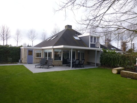 Neuer schöner Bungalow