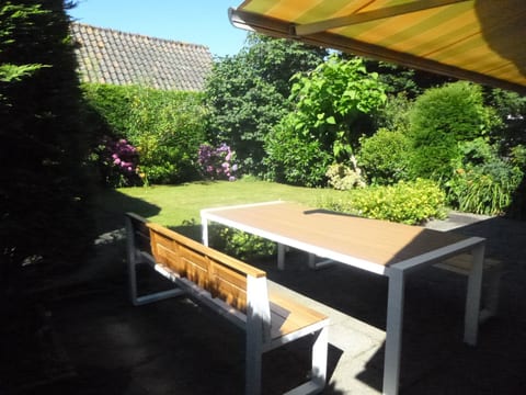 mit privatem Garten und Terrasse