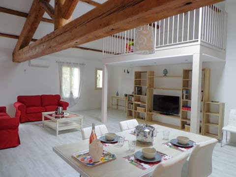 Domaine Les Rivales en Provence, klimatisiertes Apartment La Cigale Etage