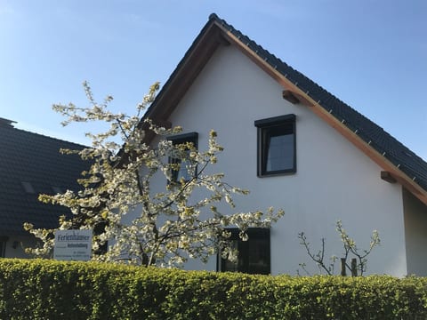 Archenholdweg 2