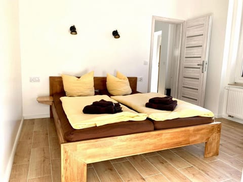 Kleine, frisch renovierte Zwei-Zimmerwohnung