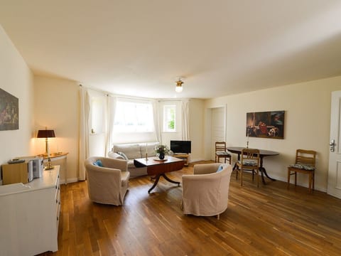 Wohnung im Erdgeschoss des Herrenhauses