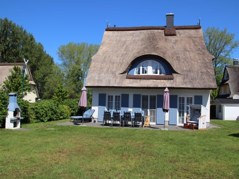 mit Garten, Sauna, Kamin und Whirlpool