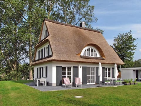 mit Garten und Sauna